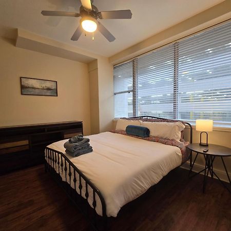 Amazing Condos Beautiful View 2 Blocks To French Quarter, Small Rooftop Pool, Gym, Seanger Theater, Super Dome, And Bourbon St New Orleans Rum bild