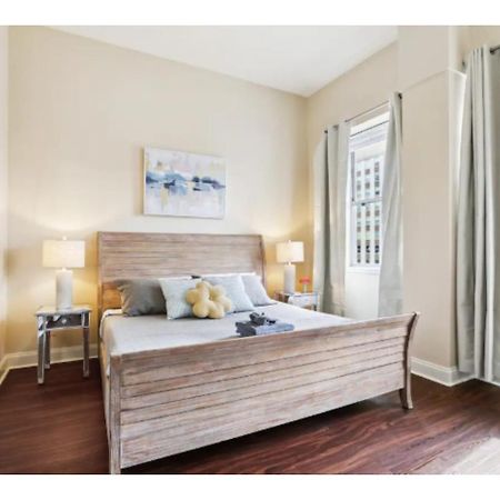 Amazing Condos Beautiful View 2 Blocks To French Quarter, Small Rooftop Pool, Gym, Seanger Theater, Super Dome, And Bourbon St New Orleans Exteriör bild