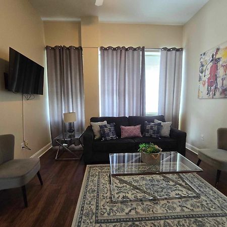 Amazing Condos Beautiful View 2 Blocks To French Quarter, Small Rooftop Pool, Gym, Seanger Theater, Super Dome, And Bourbon St New Orleans Rum bild