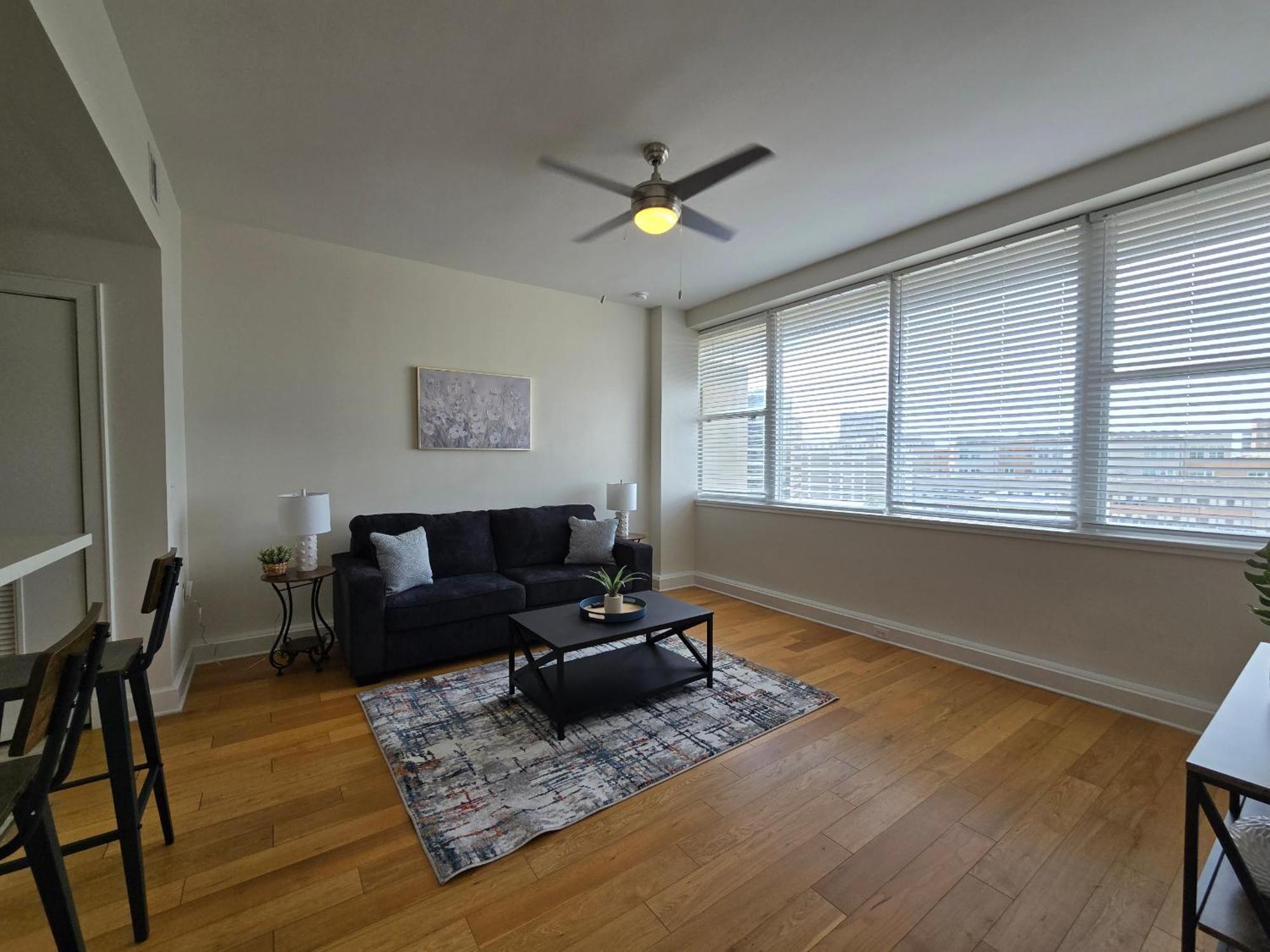 Amazing Condos Beautiful View 2 Blocks To French Quarter, Small Rooftop Pool, Gym, Seanger Theater, Super Dome, And Bourbon St New Orleans Rum bild