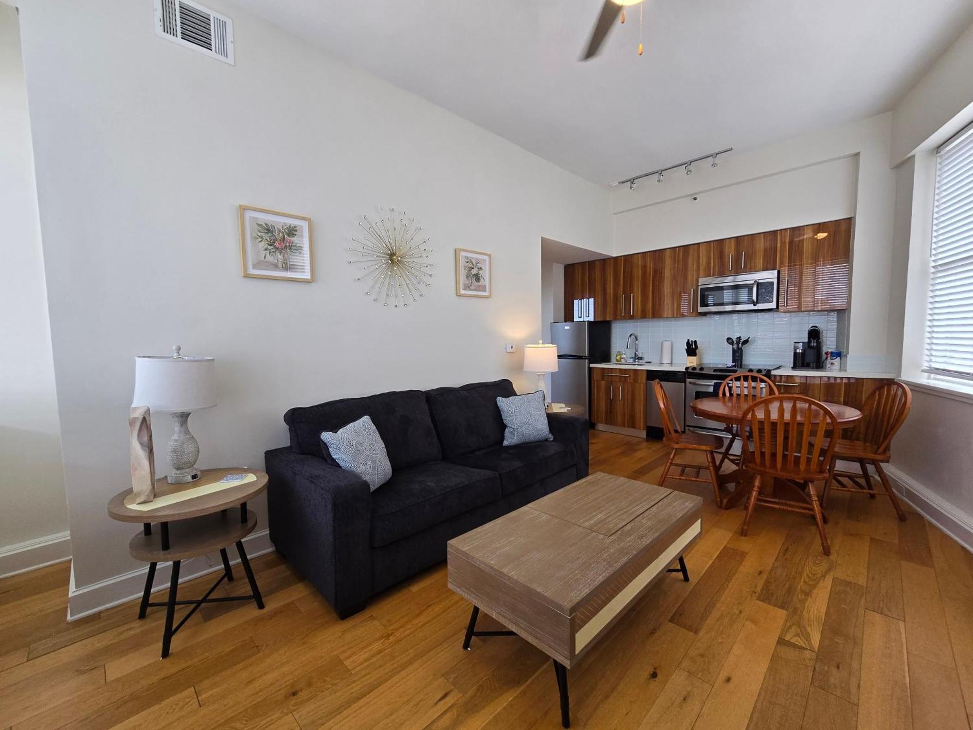 Amazing Condos Beautiful View 2 Blocks To French Quarter, Small Rooftop Pool, Gym, Seanger Theater, Super Dome, And Bourbon St New Orleans Rum bild