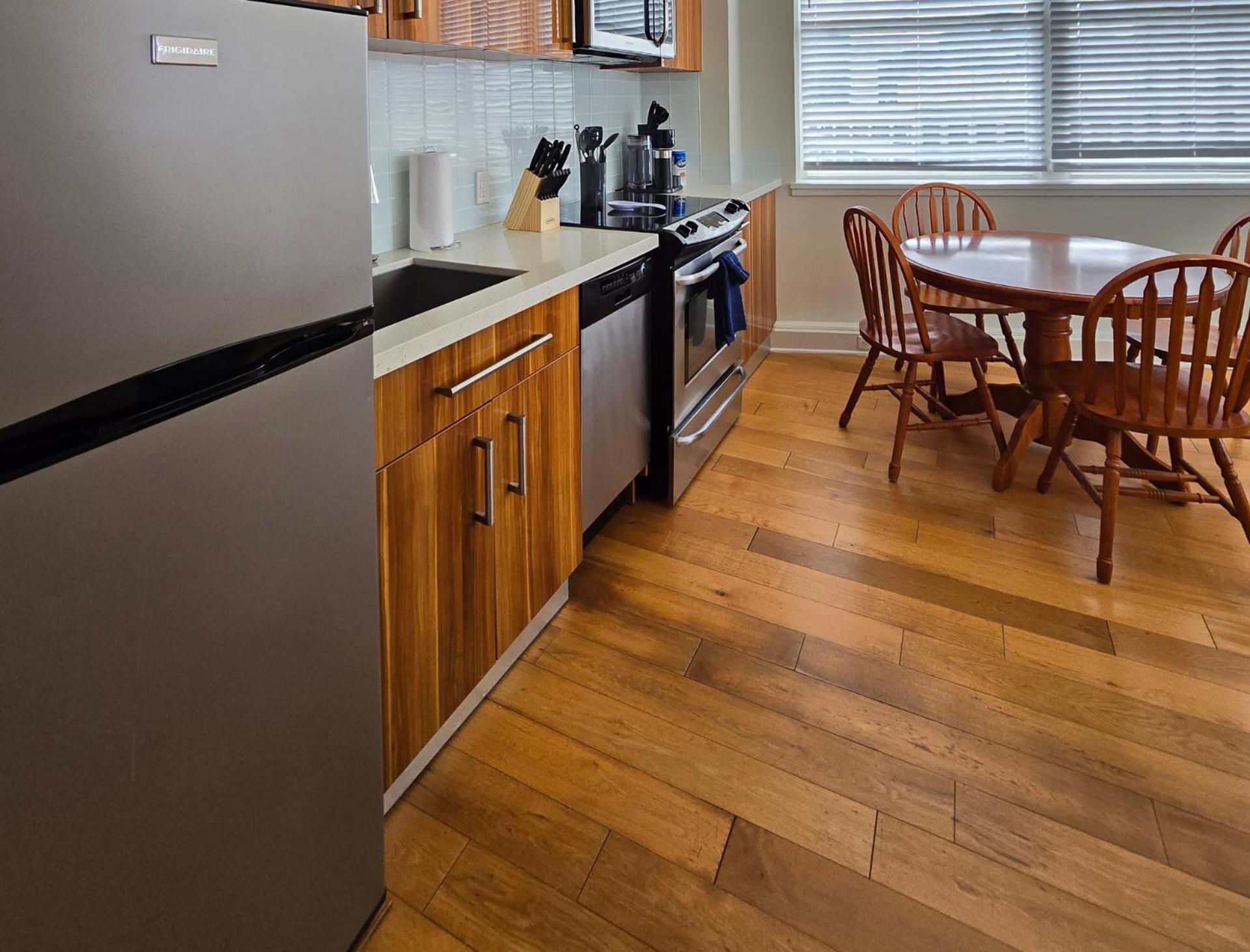 Amazing Condos Beautiful View 2 Blocks To French Quarter, Small Rooftop Pool, Gym, Seanger Theater, Super Dome, And Bourbon St New Orleans Rum bild