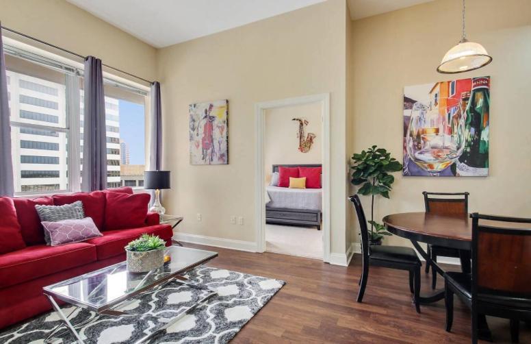 Amazing Condos Beautiful View 2 Blocks To French Quarter, Small Rooftop Pool, Gym, Seanger Theater, Super Dome, And Bourbon St New Orleans Exteriör bild