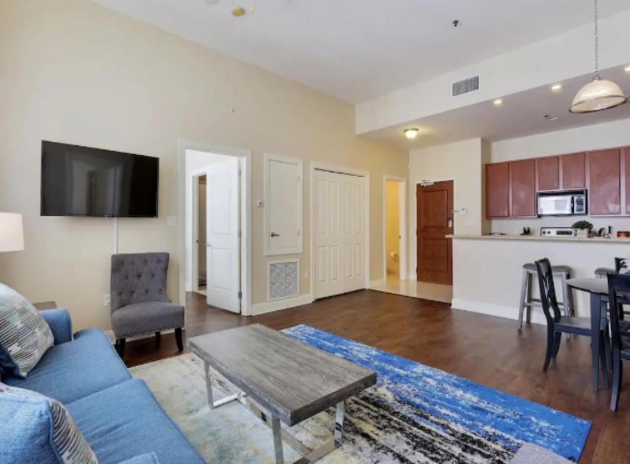 Amazing Condos Beautiful View 2 Blocks To French Quarter, Small Rooftop Pool, Gym, Seanger Theater, Super Dome, And Bourbon St New Orleans Exteriör bild