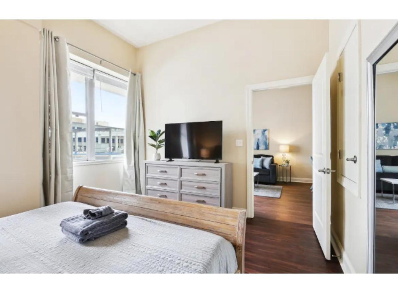 Amazing Condos Beautiful View 2 Blocks To French Quarter, Small Rooftop Pool, Gym, Seanger Theater, Super Dome, And Bourbon St New Orleans Rum bild