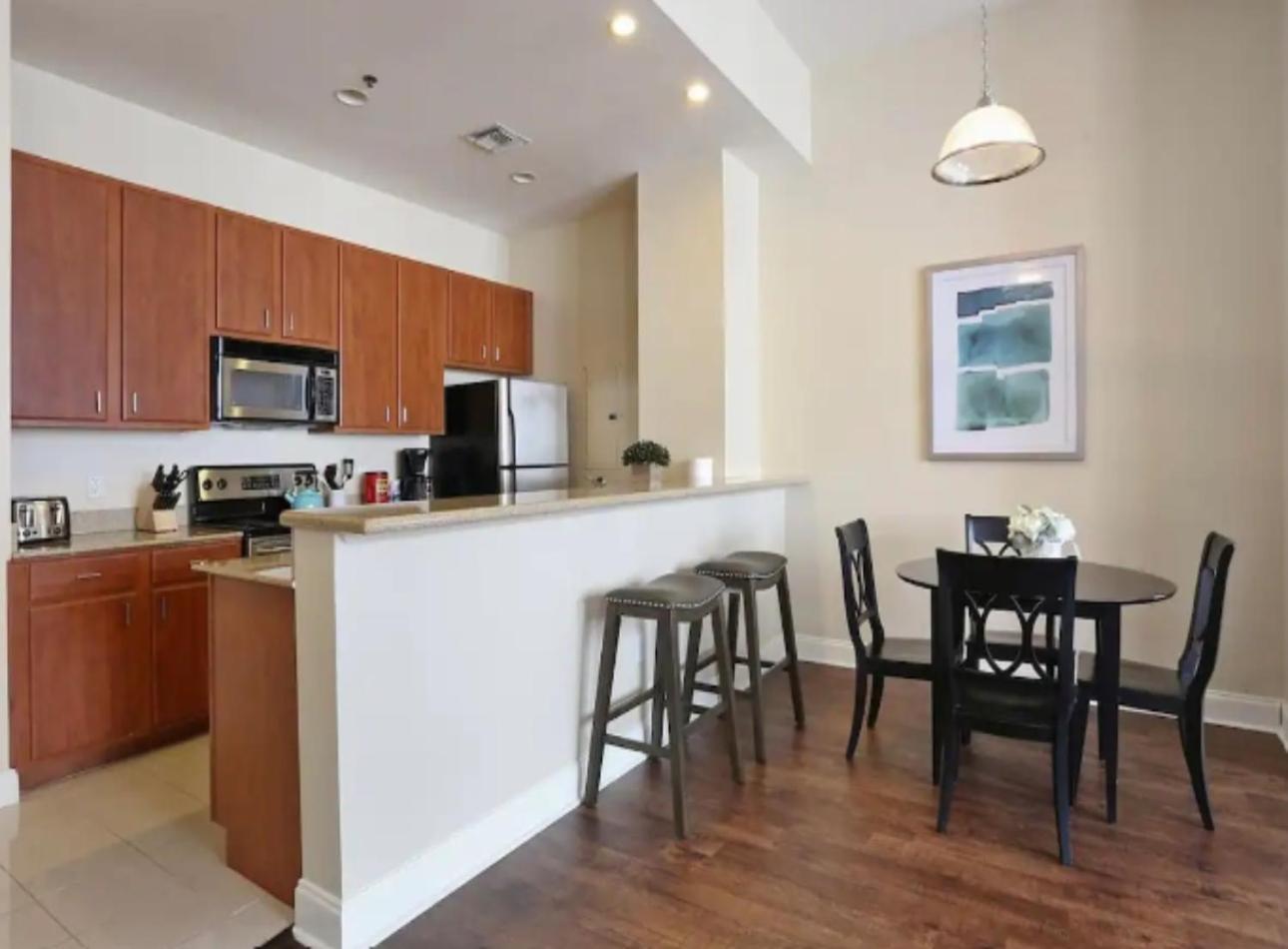 Amazing Condos Beautiful View 2 Blocks To French Quarter, Small Rooftop Pool, Gym, Seanger Theater, Super Dome, And Bourbon St New Orleans Exteriör bild